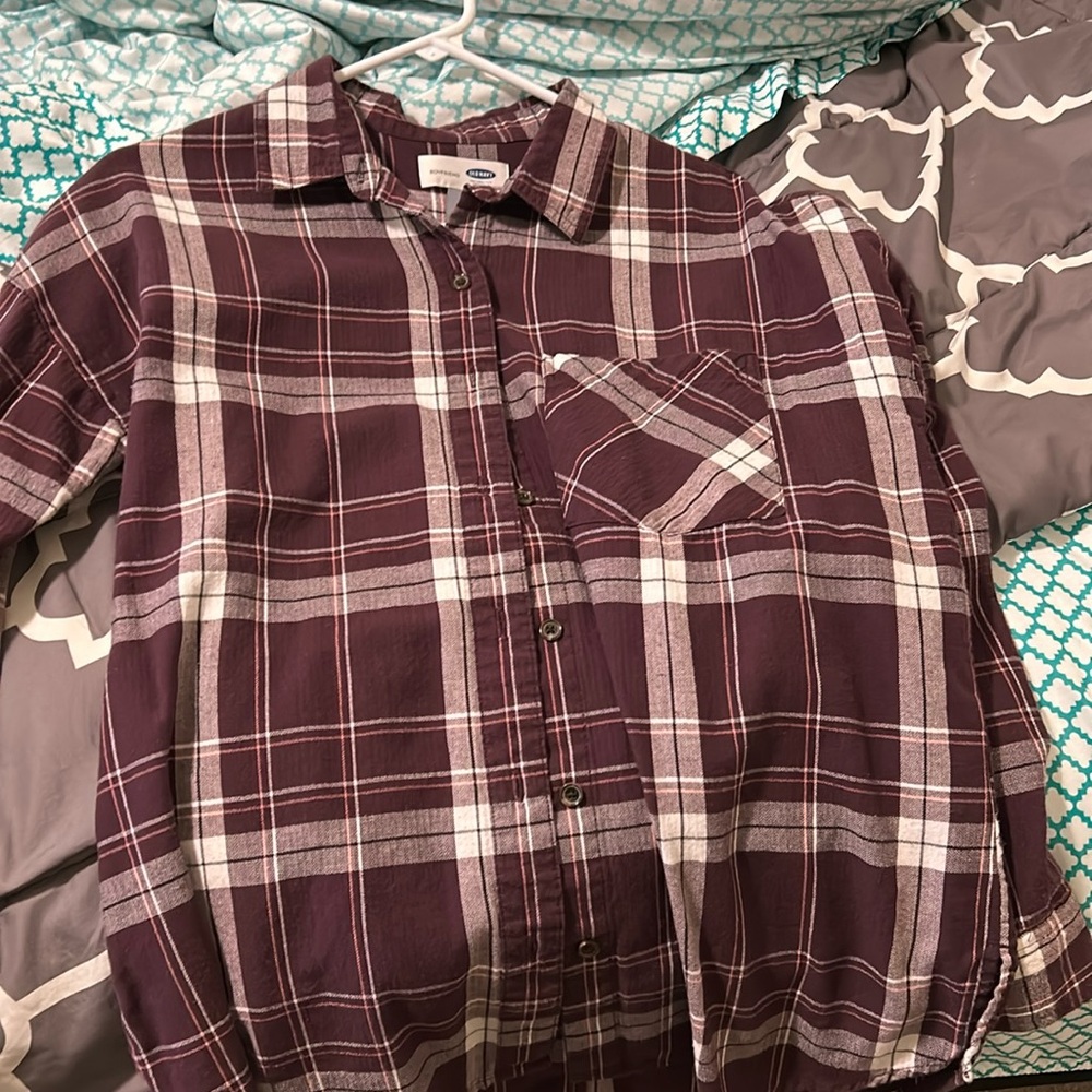 Old Navy size small long sleeved purple shirt